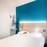 Отель Hotelf1 Ferrand Est *