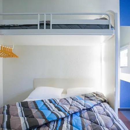 Hotelf1 Ferrand Est *