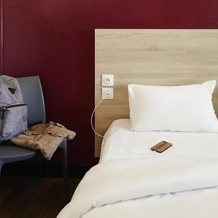 Отель Hotelf1 Ferrand Est