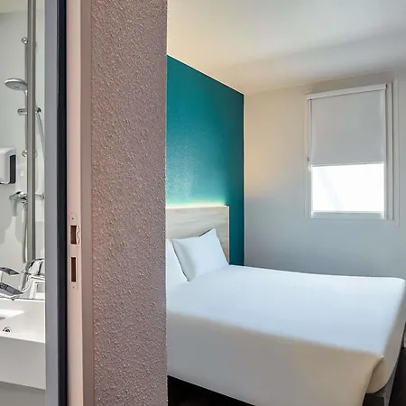 Hotelf1 Ferrand Est ホテル