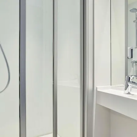 Hotel Hotelf1 Ferrand Est *