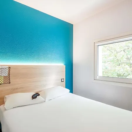 Hotelf1 Ferrand Est Hotel