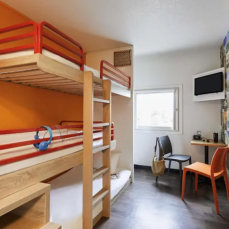 Hotell Hotelf1 Ferrand Est