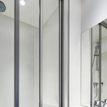 Hotelf1 Ferrand Est Hotel