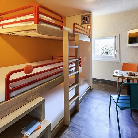 Hotelf1 Ferrand Est *