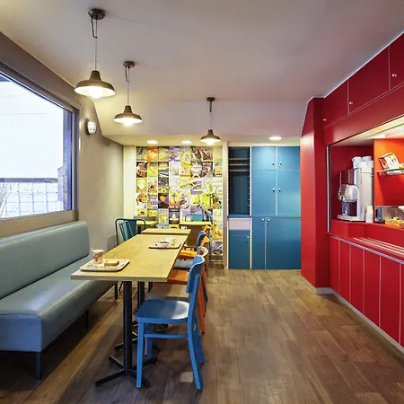 Hotelf1 Ferrand Est Hotell *