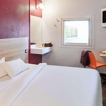 Hotelf1 Ferrand Est Hotell