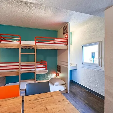 Hotelf1 Ferrand Est Otel