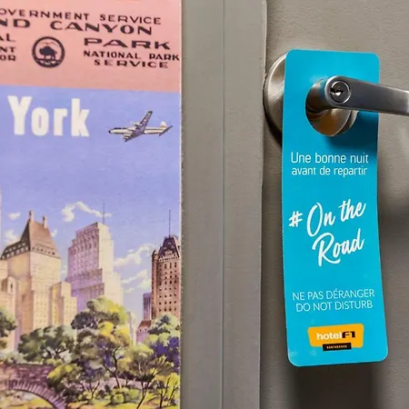 Hotelf1 Ferrand Est *