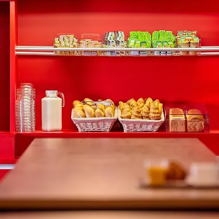 Hotelf1 Ferrand Est Hotel