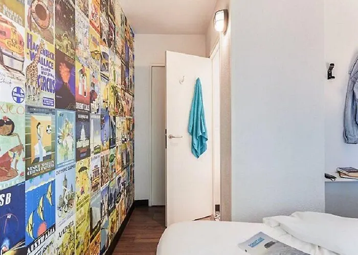 Hotell Hotelf1 Ferrand Est *