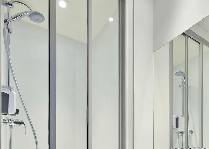 Hotelf1 Ferrand Est *