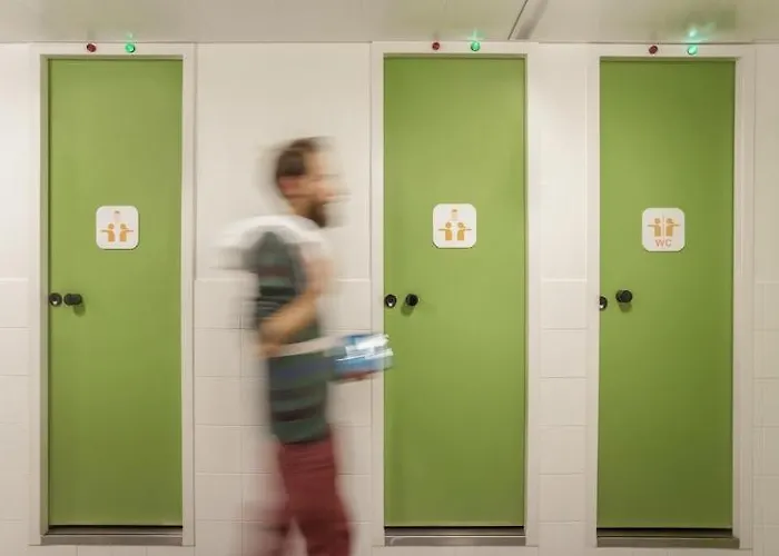 Отель Hotelf1 Ferrand Est