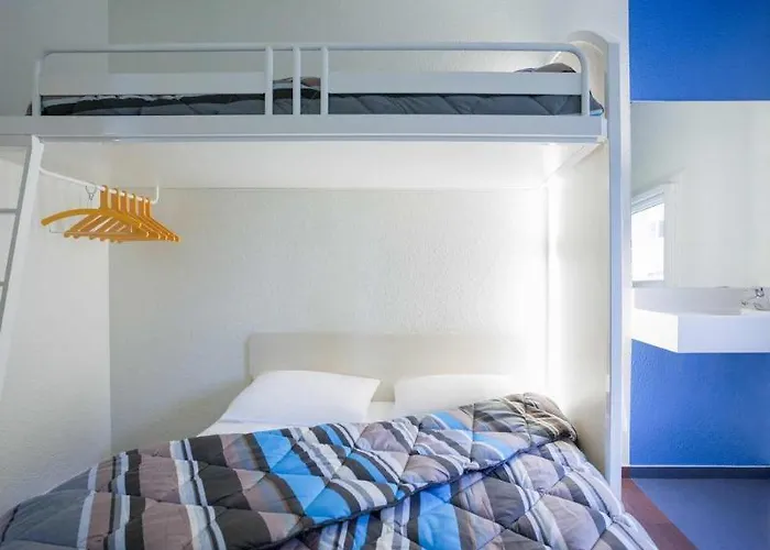 Hotelf1 Ferrand Est *