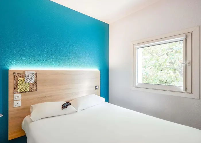 Hotelf1 Ferrand Est Hotell