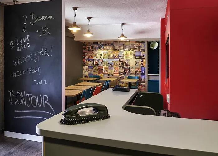 Hotelf1 Ferrand Est Hotell