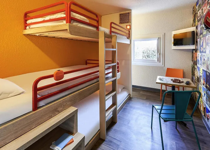 Hotelf1 Ferrand Est *