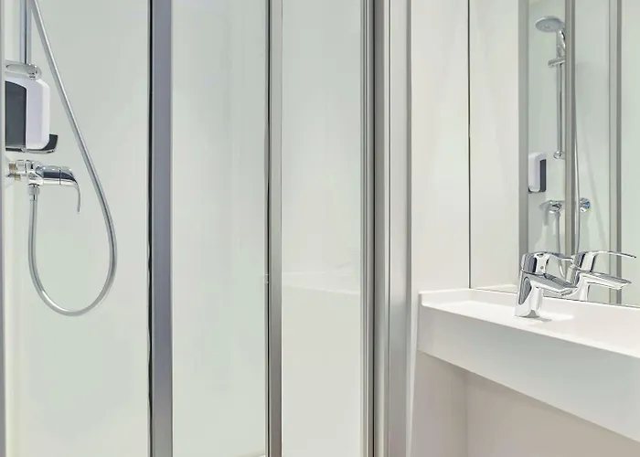 Hotell Hotelf1 Ferrand Est