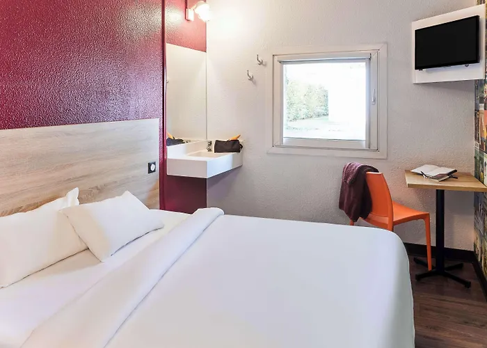 Hotelf1 Ferrand Est Hotell