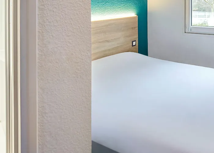 Hotelf1 Ferrand Est *