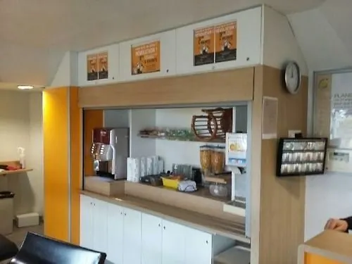 Hotelf1 Ferrand Est Отель *